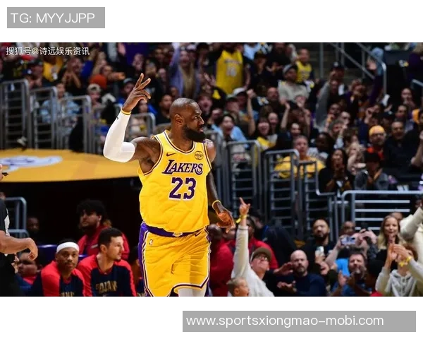 老詹赛季首秀助攻12次投射传球轻松自如能打到45岁吗 老詹赛季首秀助攻12次投射传球轻松自如能打到45岁吗